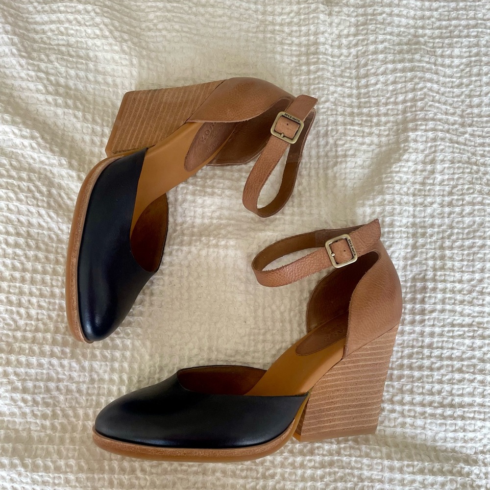 Kork-Ease Black and Tan Wedge Shoes